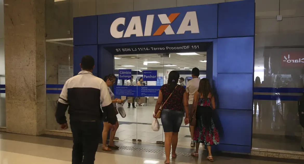Abono salarial de 2025 começa a ser pago a nascidos em maio e junho; 3,8 milhões têm direito