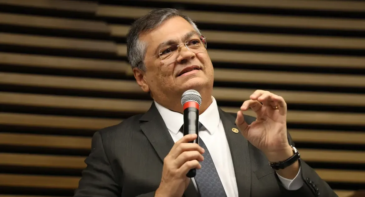Flávio Dino defende decisão do STF que limita poder da Câmara sobre suspensão de ação penal contra Ramagem