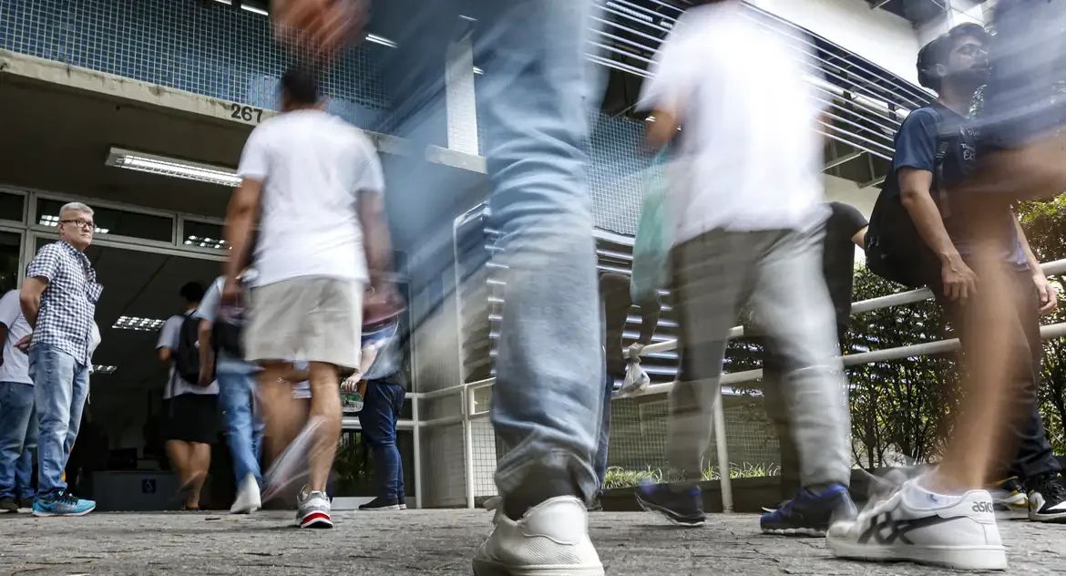 Governo garante pré-inscrição no Enem 2025 para alunos da rede pública e retoma uso do exame para certificação do ensino médio
