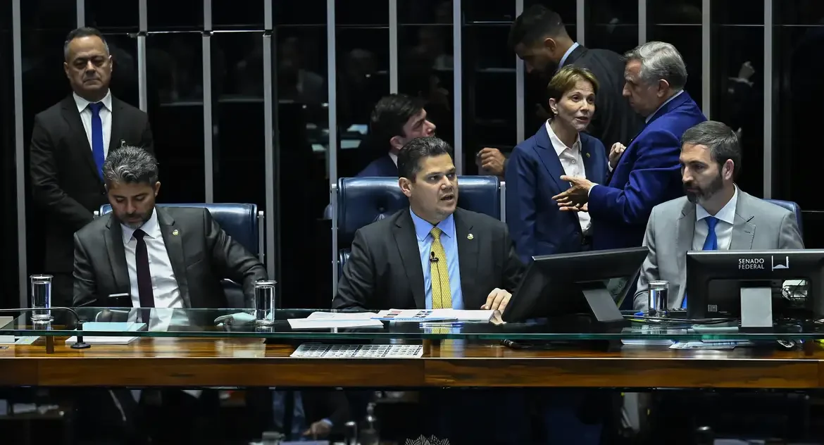 Senado aprova novo marco legal do licenciamento ambiental com dispensa para atividades agropecuárias e uso de autodeclaração