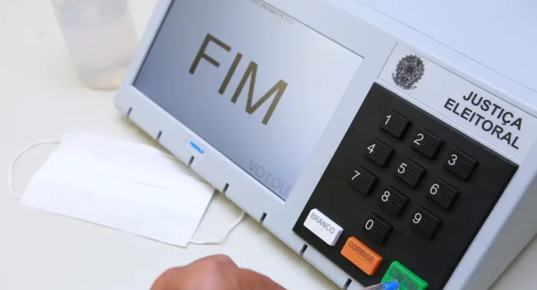 Prazo para regularização de título eleitoral termina na próxima segunda-feira (19); cinco milhões de eleitores ainda têm pendências