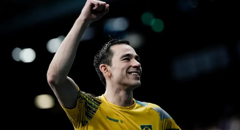Hugo Calderano vence virada e avança às oitavas do Mundial de Tênis de Mesa em Doha