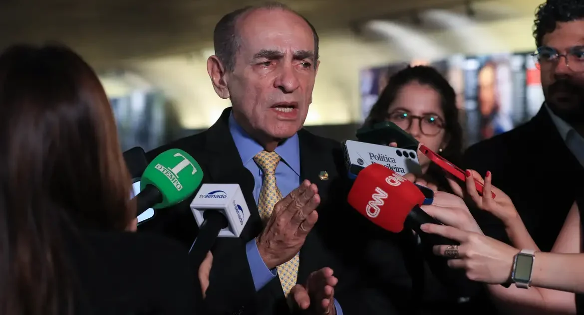 PEC que acaba com a reeleição e amplia mandatos para cinco anos é aprovada na CCJ do Senado