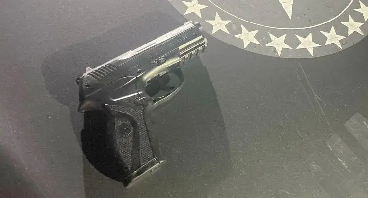 Homem é detido com drogas e simulacro de arma na zona rural