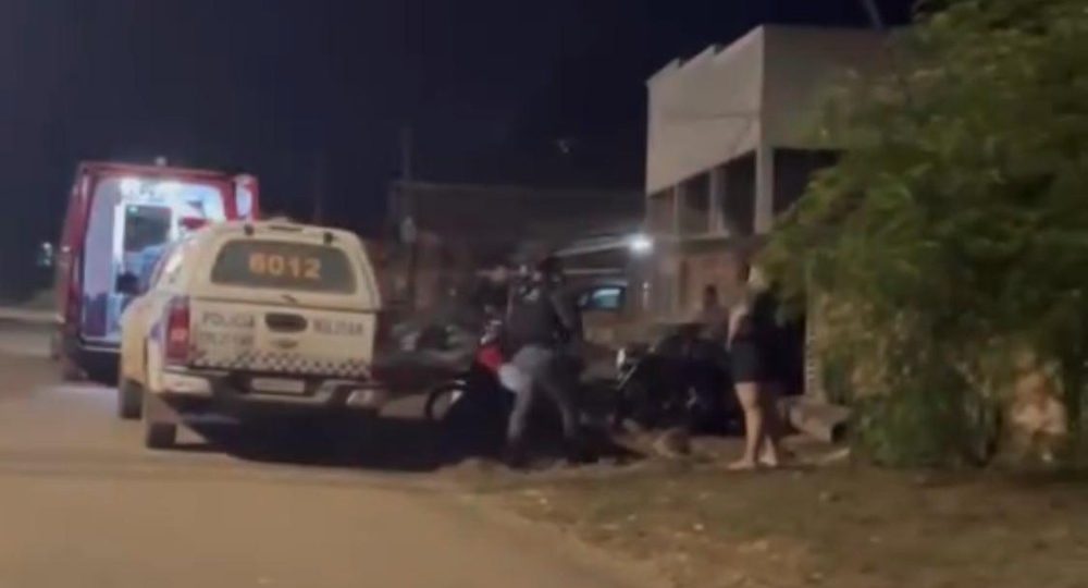 Homem embriagado agride bombeiros e PMs durante atendimento