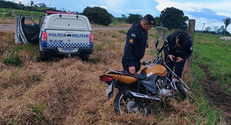 Polícia Militar apreende moto com placa adulterada e detém suspeito após perseguição em Gov. Jorge Teixeira
