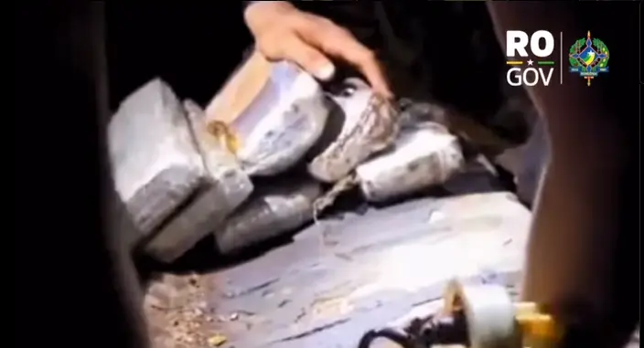 Polícia Civil apreende drogas escondidas em veículo abandonado
