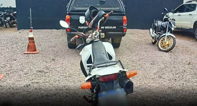 Dupla é presa em Porto Velho por receptação de moto roubada em 2024