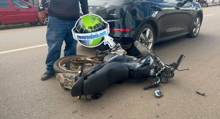 Motoboy quebra perna após bater em traseira de carro na Pinheiro Machado