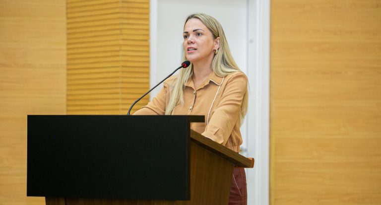 Deputada Cláudia de Jesus propõe ações para fortalecer a atuação dos farmacêuticos em Rondônia - News Rondônia