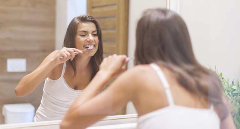 Você comete algum desses 6 erros na escovação? Dentista explica como evitá-los - News Rondônia