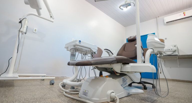 Distrito de Jaci-Paraná recebe sala odontológica e veículo para transporte de pacientes - News Rondônia