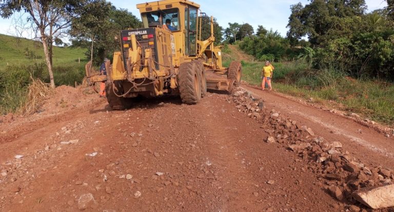 Governo de Rondônia avança com patrolamento em rodovias da Zona da Mata - News Rondônia