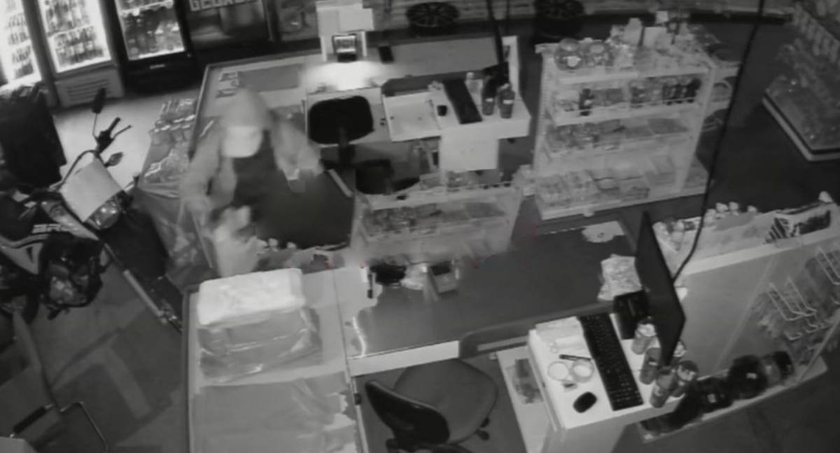 Homem arromba distribuidora e furta dinheiro e objetos em Ji-Paraná
