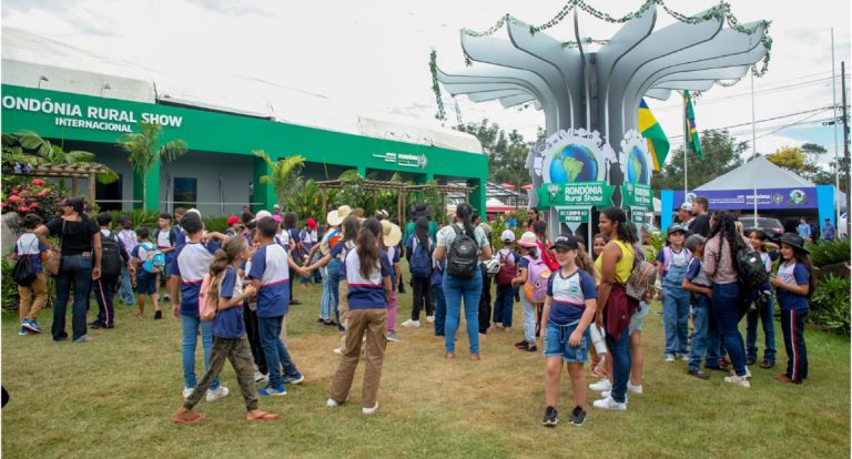 Quinto dia da 12ª Rondônia Rural Show reconhece destaques do ConQueijo e ConLeite - News Rondônia