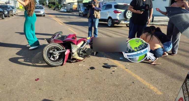 Motorista de Prisma foge depois de atropelar motociclista no centro