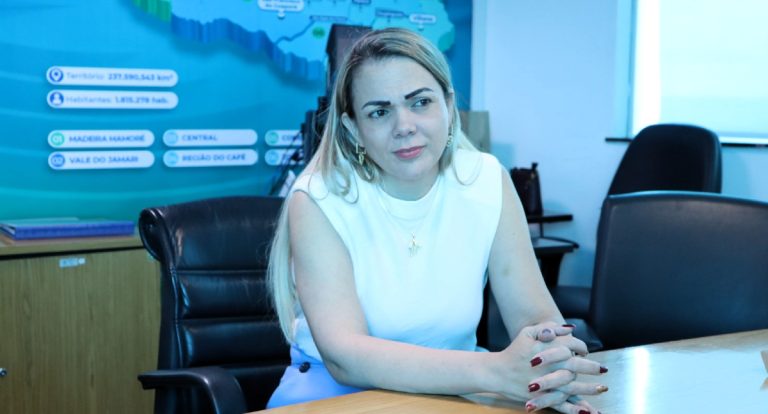Deputada Cláudia de Jesus e ALE-RO aprovam alterações no PCCR da saúde - News Rondônia