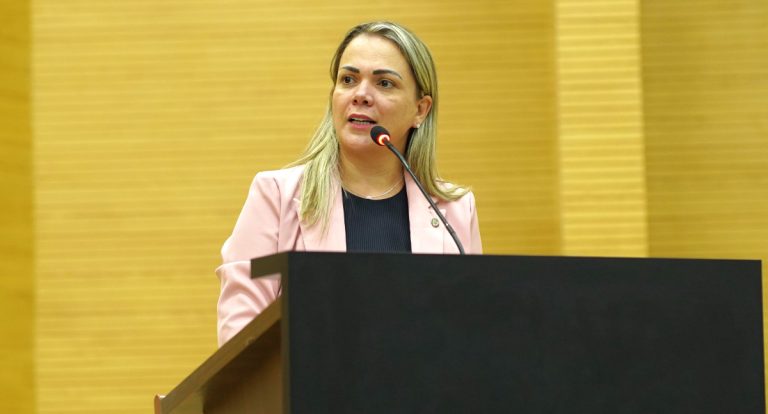 Cláudia de Jesus cobra esclarecimentos sobre problemas no agendamento de RG em Rondônia - News Rondônia