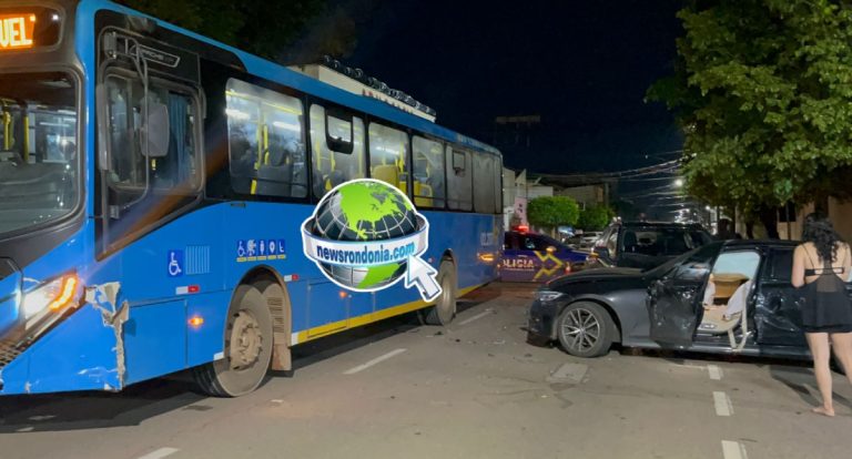 Mulher fica ferida em acidente envolvendo três veículos no Centro - News Rondônia