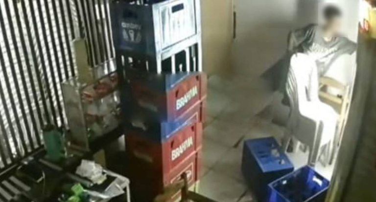 Homem furta lanchonete durante a madrugada no bairro Cafézinho e foge de bicicleta