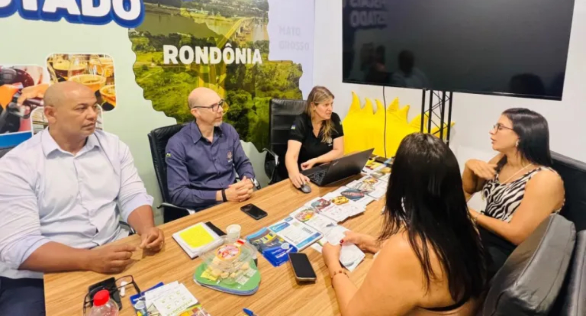 Empresários são orientados sobre questões fiscais do Programa Contribuinte Legal na 12ª Rondônia Rural Show