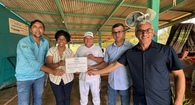 Sílvia Cristina entrega caminhonete e acompanha obras da Associação de Mulheres em Rio Crespo - News Rondônia