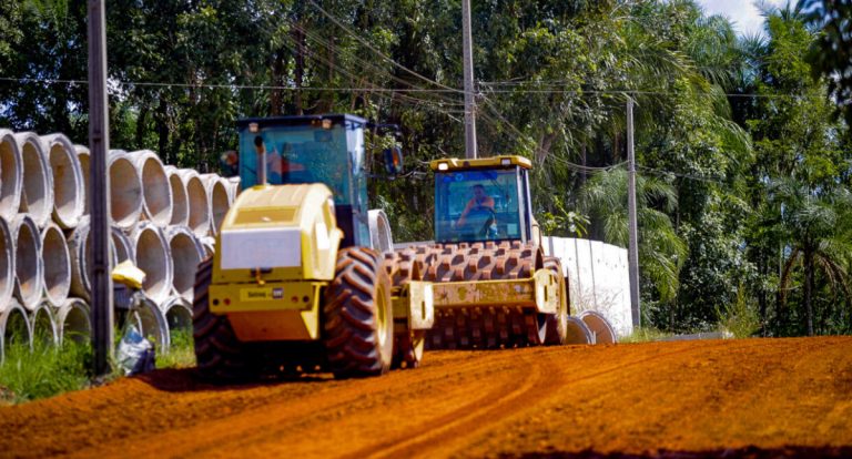 Santa Luzia d’Oeste recebe melhorias urbanas com mais de 2 km de vias prontas para pavimentação