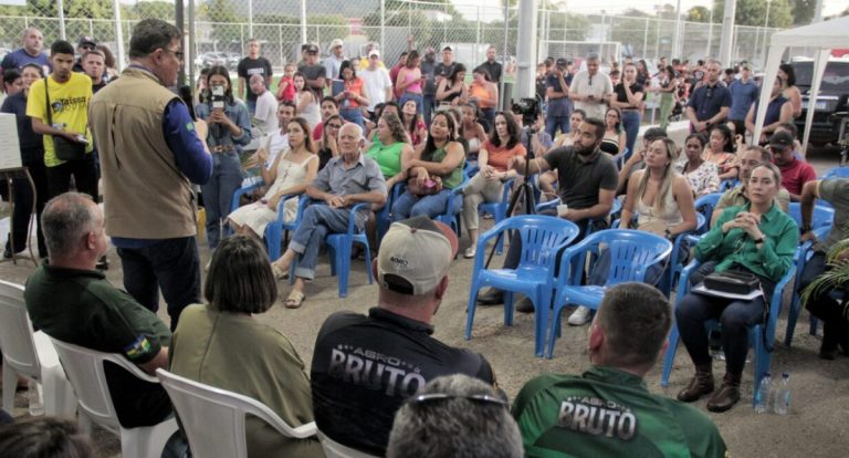 Governo de RO entrega Campo Society em grama sintética e novo estacionamento em Campo Novo de Rondônia - News Rondônia