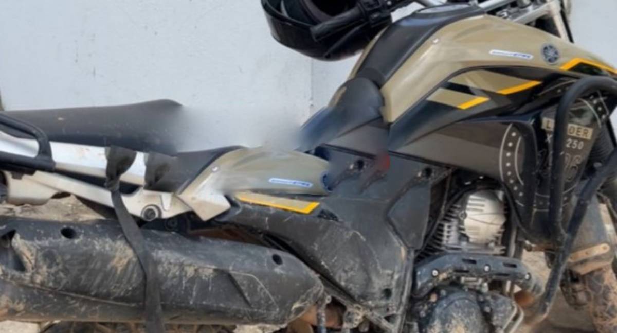 PM recupera moto roubada após perseguição com fuga de suspeitos