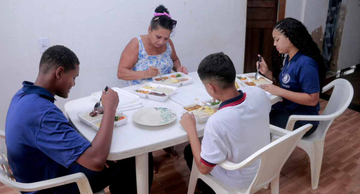 Governo de RO fortalece segurança alimentar com mais de 4,2 milhões de refeições distribuídas em 4 anos