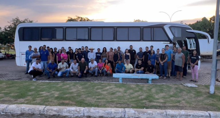 Coronel Chrisóstomo destina ônibus para transporte de universitários em Alto Paraíso - News Rondônia