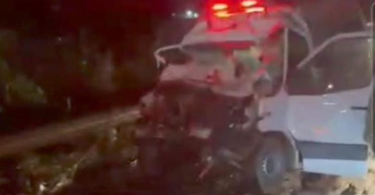 Colisão entre ambulância e ônibus mata duas pessoas na BR-364, em Rondônia - News Rondônia