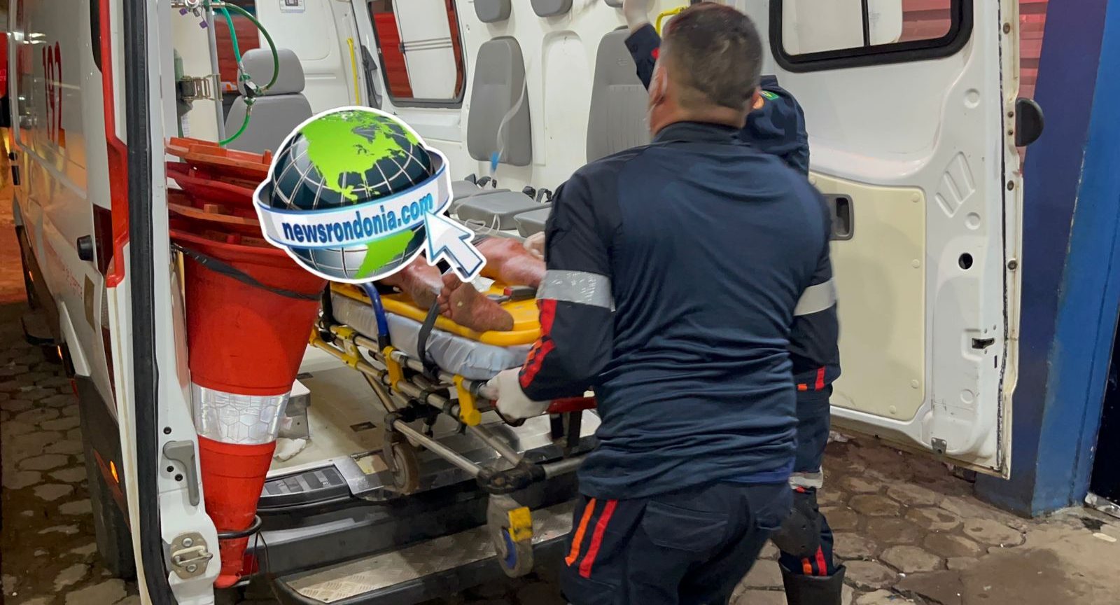 Homem é atacado a golpes de terçado pelo amigo no centro