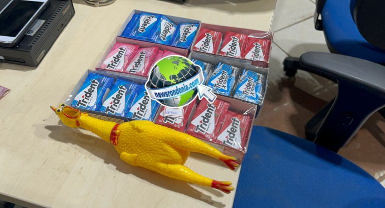Homem é espancado depois de furtar caixas de Trident e galinha de borracha em loja na zona leste
