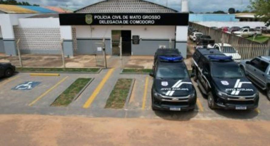 Homem acusado de estupro de vulnerável vai a delegacia de polícia buscar informações e acaba preso