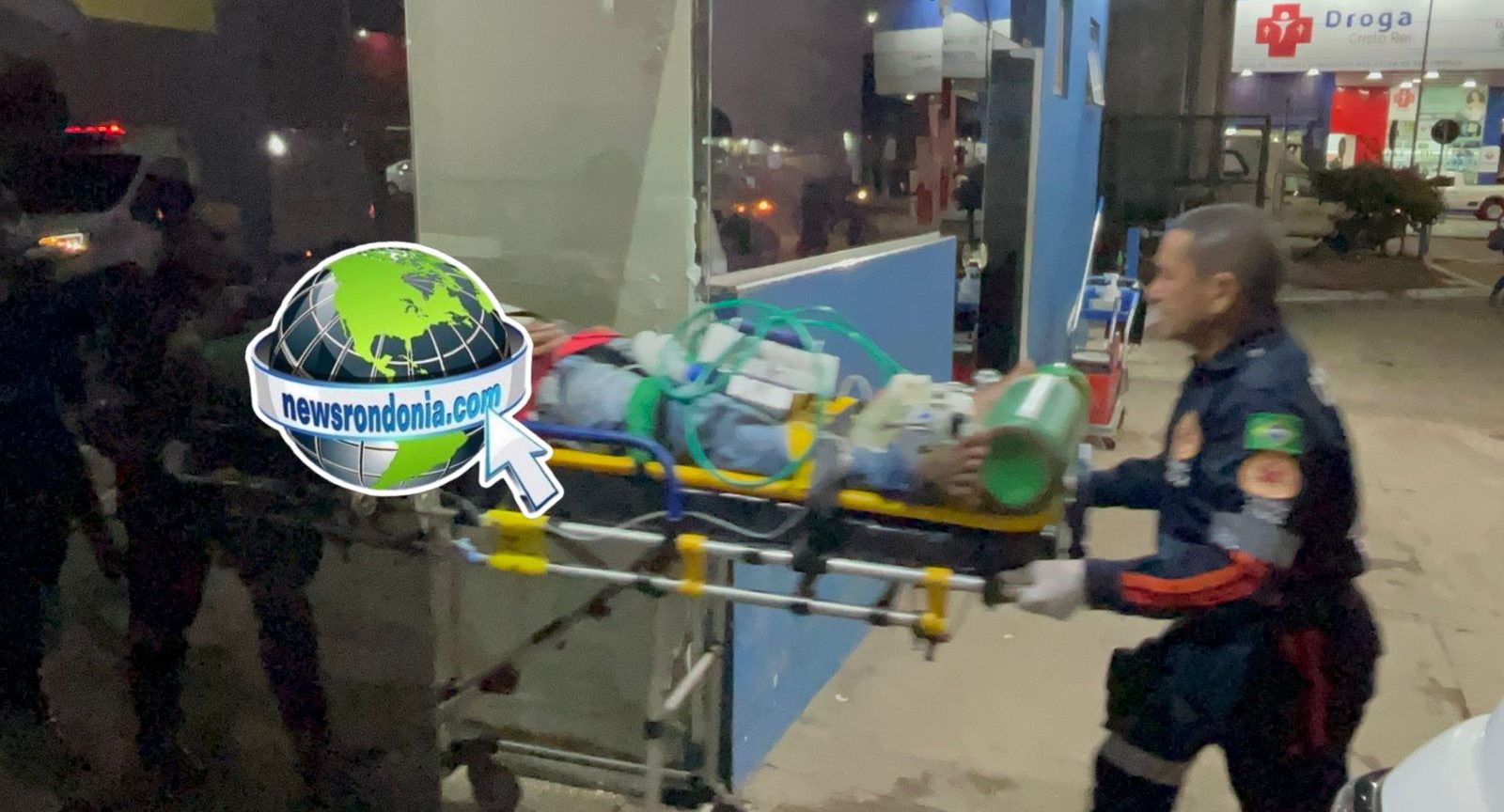 Motociclista inabilitado é intubado depois de bater em traseira de carro estacionado na zona leste
