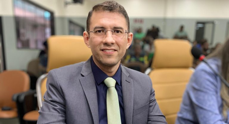 Vereador Pedro Geovar apresenta PL que propõe reserva de leitos em maternidades públicas para mães em situação de perda gestacional