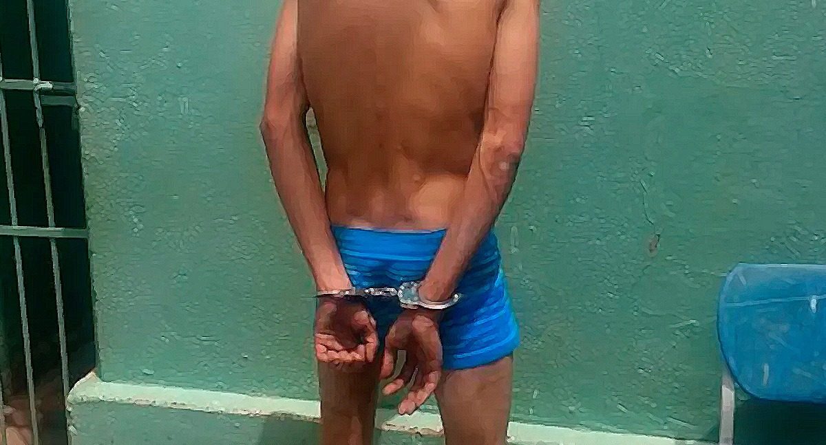 Flagrado seminu em residência, homem é preso com celular contendo imagens de crianças