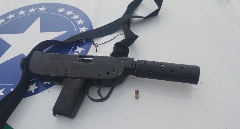 Com metralhadora criminosos invadem antiga sede da Faro e trocam tiros com a polícia