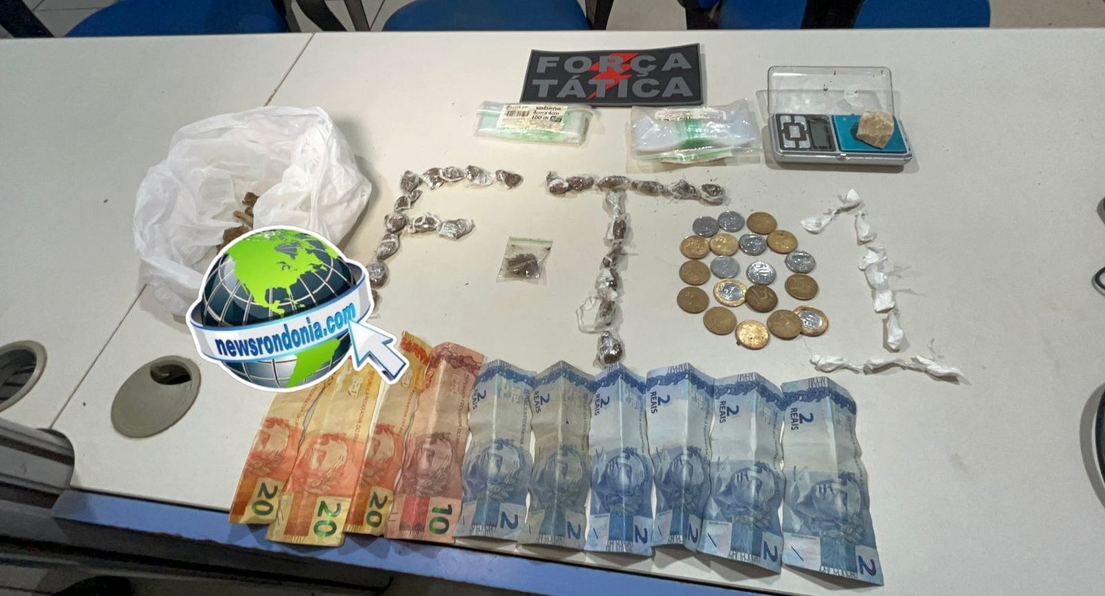 Força Tática do 1° prende traficante com drogas no “Beco da Duque”