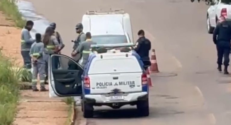 Criminosos fardados são presos em flagrante furtando fio de cobre