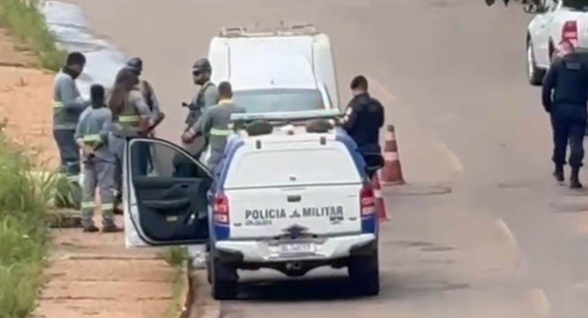 Criminosos fardados são presos em flagrante furtando fio de cobre
