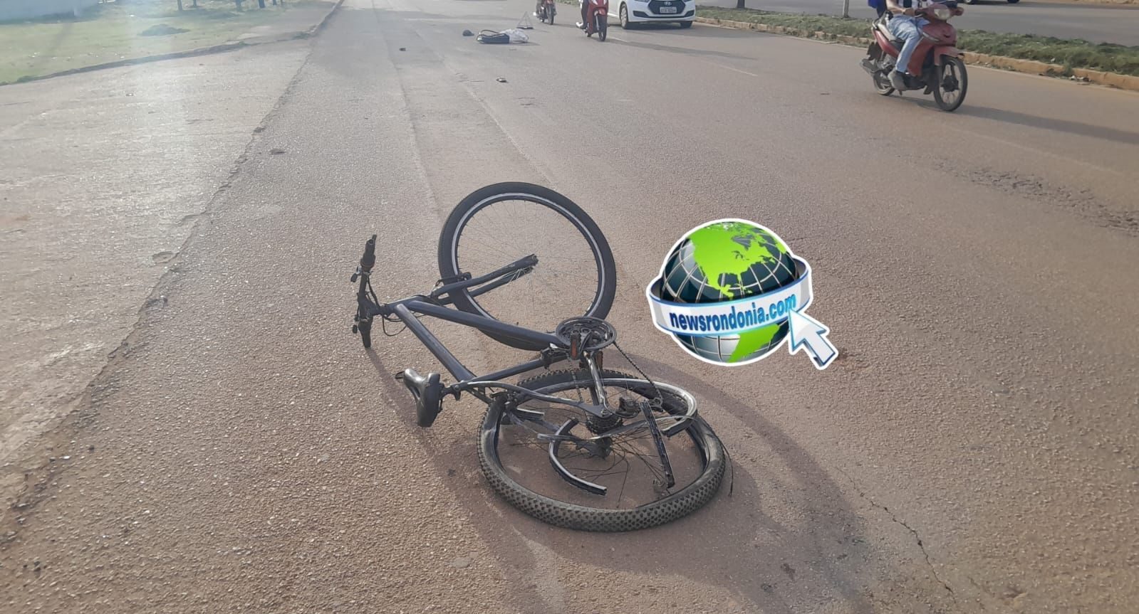 Ciclista é atropelado por carro na Avenida Imigrantes
