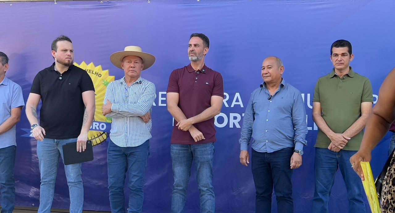 Deputado Coronel Chrisóstomo acompanha assinatura da ordem de serviço das obras de pavimentação em Vista Alegre do Abunã