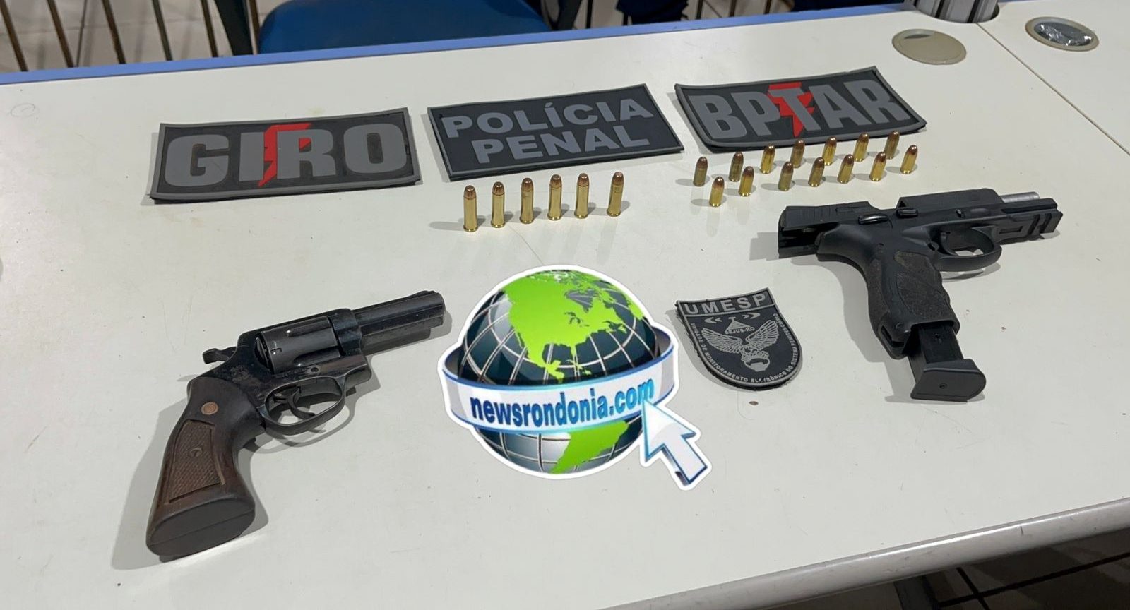Apenado monitorado é preso com duas armas em frente de residência no centro