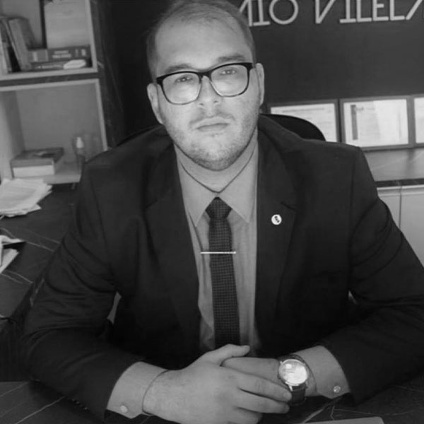 Dr. Caio Nobre Vilela