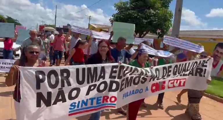 Servidores e pais protestam por educação digna em Nova Mamoré - News Rondônia