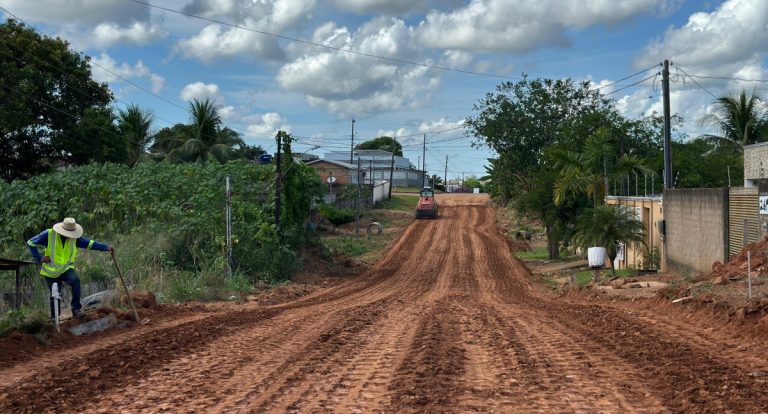 Asfalta Jaru: Prefeitura de Jaru trabalha para pavimentar mais três trechos de ruas nos setores 06, 07 e 01; obras são realizadas com recursos destinados pelo Deputado Dr. Luís do Hospital - News Rondônia