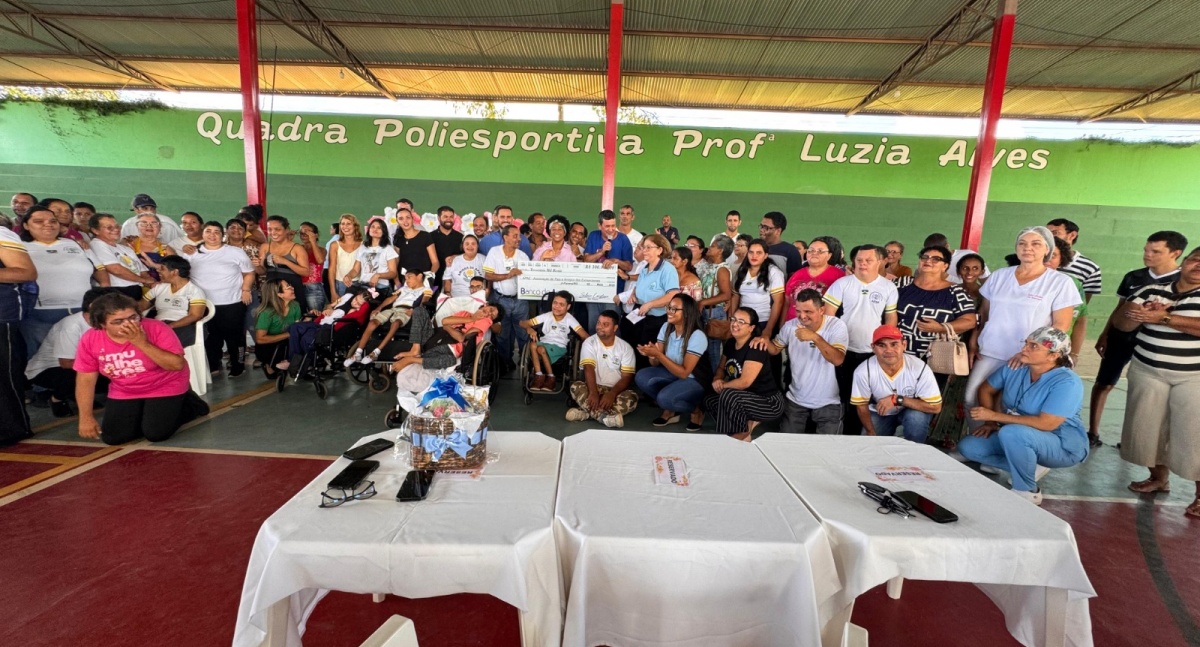 Em mais um ano de parceria, deputada Sílvia Cristina participa da entrega de R$ 300 mil à Apae de Ji-Paraná