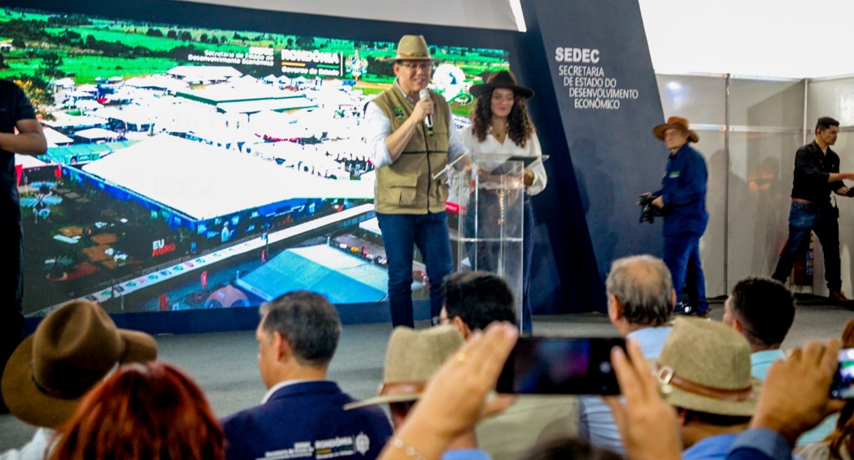 Governador Marcos Rocha destaca movimentação de negócios em alta e conquistas do agro no 2º dia da 12ª Rondônia Rural Show